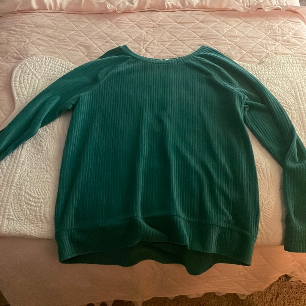 A green sweater size extra extra  large